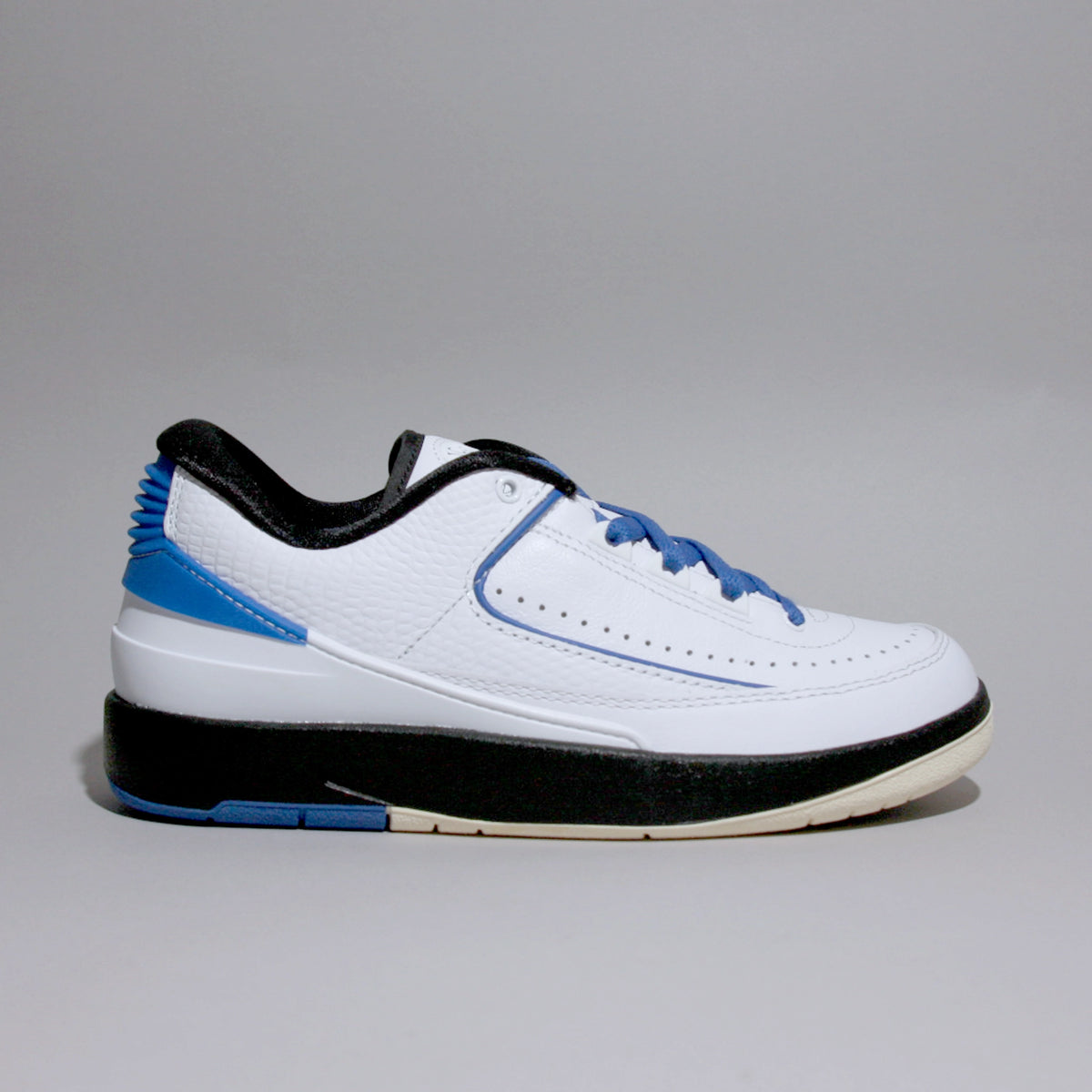 Nike Womens Air Jordan 2 Retro Low DX4401-104 White/Varsity Royal-Black –  Caltone